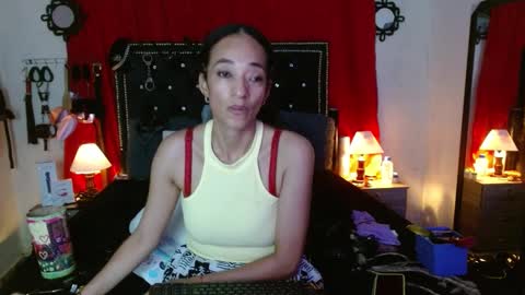 amelie__martinez online show from 10-05-25, 07:12