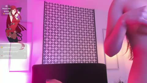 Snapshot of amelie_furtado chatting on 05-16-26, 01:35 amelie online show from 05-16-26, 01:35