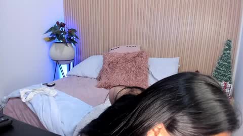 Snapshot of amelie_x chatting on 12-11-24, 04:42 Amelie online show from 12-11-24, 04:42