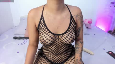 Snapshot of amelieburns18 chatting on 01-16-25, 12:34 Amelie online show from 01-16-25, 12:34