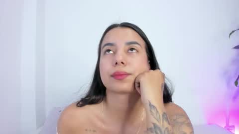 Snapshot of amelieburns18 chatting on 11-26-25, 11:28 Amelie online show from 11-26-25, 11:28