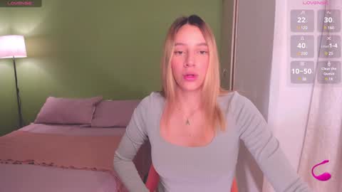 Amelie Graham online show from 02-06-25, 10:59