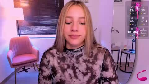 Amelie Graham online show from 09-29-25, 08:24