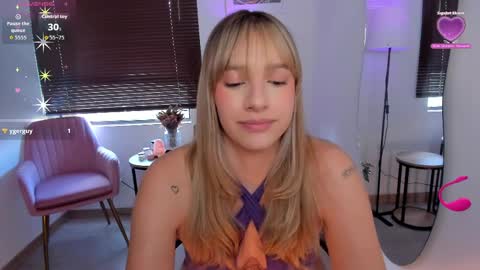 Snapshot of ameliegraham chatting on 05-22-26, 08:03 Amelie Graham online show from 05-22-26, 08:03