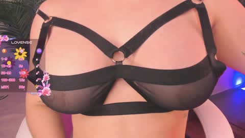 Amelie online show from 01-30-25, 01:21