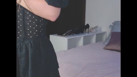 amelinamersi online show from 10-20-25, 04:18