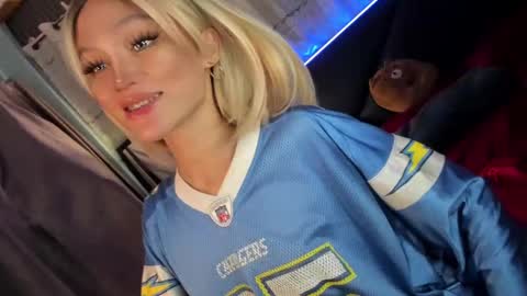 amelinckx online show from 02-11-25, 06:44