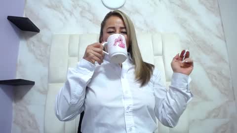 Amell Thomson online show from 01-08-25, 02:14