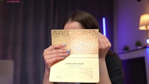 Amy  online show from 04-11-26, 01:43