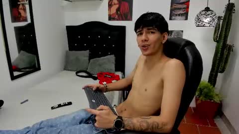 Snapshot of amethystshadow chatting on 06-11-26, 05:16 amethystshadow online show from 06-11-26, 05:16
