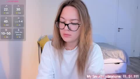 Hi-hi I am Kate welcome to my sexy room online show from 07-17-26, 11:06