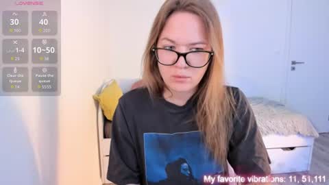 Hi-hi I am Kate welcome to my sexy room online show from 07-21-26, 10:17
