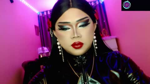 Snapshot of amiadoll chatting on 07-01-26, 04:29 Queen Mireska online show from 07-01-26, 04:29
