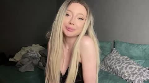 Snapshot of amiair chatting on 11-14-25, 12:04 Ami Air online show from 11-14-25, 12:04