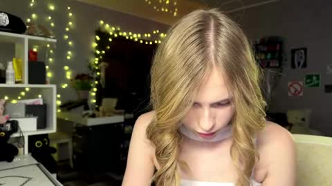 Amily online show from 03-25-26, 03:07