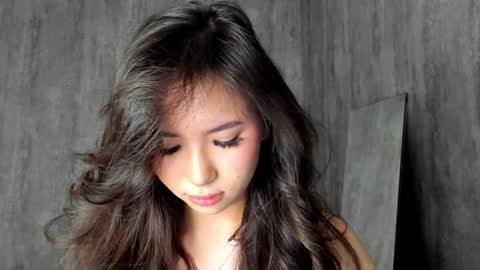 Amina online show from 01-29-25, 01:49