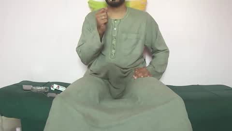 Snapshot of amir_elaraby chatting on 11-11-25, 11:10 Amir online show from 11-11-25, 11:10