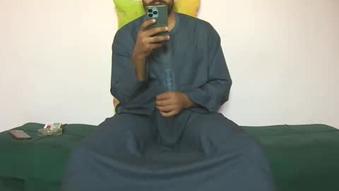 Snapshot of amir_elaraby chatting on 11-20-25, 11:21 Amir online show from 11-20-25, 11:21