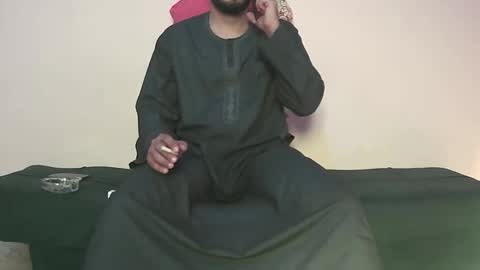 Snapshot of amir_elaraby chatting on 11-27-25, 07:54 Amir online show from 11-27-25, 07:54