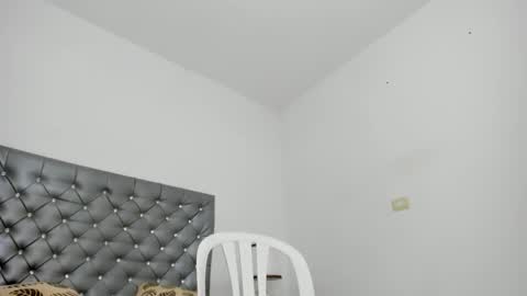 Snapshot of amir_mikelsen chatting on 02-03-25, 04:20 Mikelsen online show from 02-03-25, 04:20