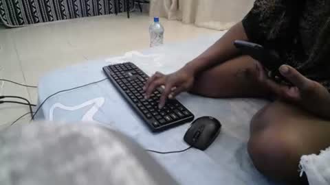 Snapshot of amira9120 chatting on 10-13-25, 10:04 amira9120 online show from 10-13-25, 10:04