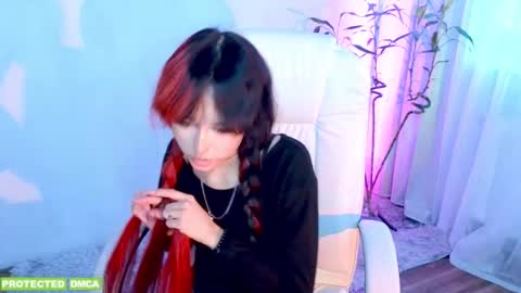 Snapshot of amiraaa__ chatting on 02-26-26, 12:04 online show from 02-26-26, 12:04