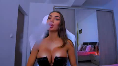 Snapshot of amiracataleya chatting on 02-21-25, 02:16 Arinna online show from 02-21-25, 02:16