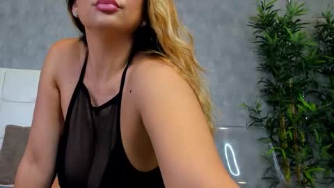 Snapshot of amirarees chatting on 10-22-25, 06:24 amirarees online show from 10-22-25, 06:24