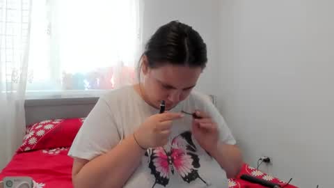Snapshot of amiravyxen chatting on 06-15-26, 07:43 Amira Vyxen online show from 06-15-26, 07:43