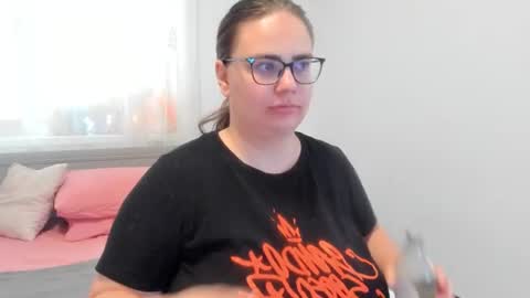 Snapshot of amiravyxen chatting on 06-23-26, 07:17 Amira Vyxen online show from 06-23-26, 07:17