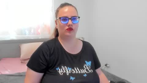 Snapshot of amiravyxen chatting on 06-24-26, 05:28 Amira Vyxen online show from 06-24-26, 05:28