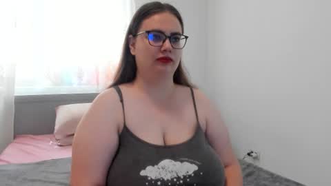 Snapshot of amiravyxen chatting on 06-25-26, 07:13 Amira Vyxen online show from 06-25-26, 07:13