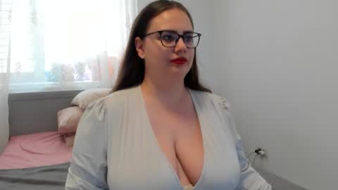 Snapshot of amiravyxen chatting on 07-01-26, 07:43 Amira Vyxen online show from 07-01-26, 07:43