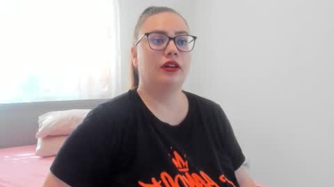 Snapshot of amiravyxen chatting on 07-09-26, 08:07 Amira Vyxen online show from 07-09-26, 08:07