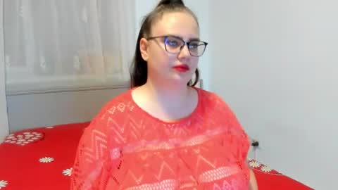 Snapshot of amiravyxen chatting on 07-17-26, 07:19 Amira Vyxen online show from 07-17-26, 07:19