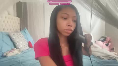 Snapshot of amirime chatting on 11-13-25, 05:23 Aulani 3 online show from 11-13-25, 05:23