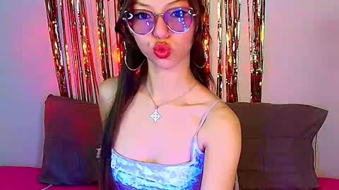 Snapshot of ammeliejoy chatting on 09-18-25, 02:35 Ammelie online show from 09-18-25, 02:35