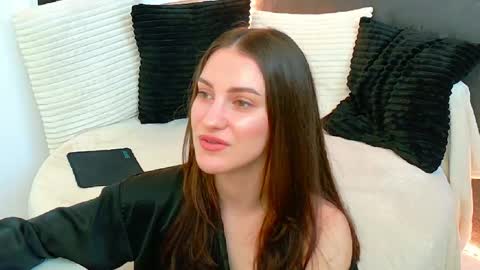 Amira online show from 05-26-26, 04:30
