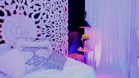 Ammy Nova online show from 11-13-25, 10:41