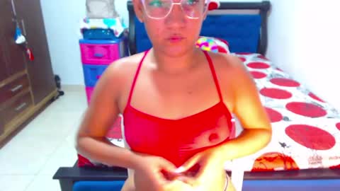 Snapshot of ammy_ronan chatting on 05-20-26, 02:07 IM AMMY online show from 05-20-26, 02:07
