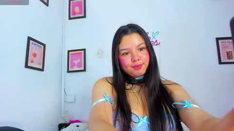 Snapshot of ammy_v chatting on 06-02-26, 12:18 Lu online show from 06-02-26, 12:18