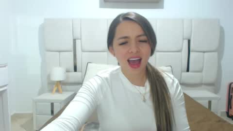 ammy_velez online show from 12-26-24, 01:51