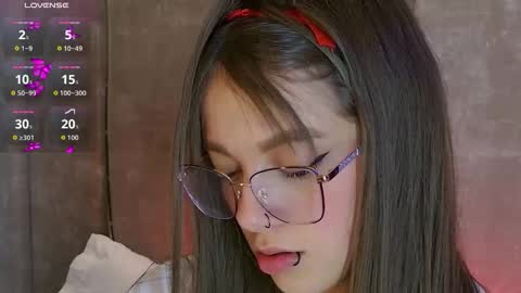 Snapshot of ammyjoness_ chatting on 11-19-25, 12:43 Ammy Jones online show from 11-19-25, 12:43