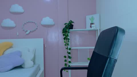 Snapshot of ammyrouse__ chatting on 02-13-26, 02:35 A M M Y online show from 02-13-26, 02:35