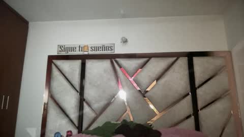 Snapshot of ammytylorxx chatting on 12-20-25, 02:18 Ammy online show from 12-20-25, 02:18