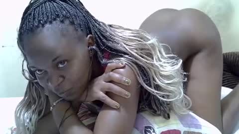 Snapshot of amor_anny chatting on 06-17-26, 08:21 anny online show from 06-17-26, 08:21