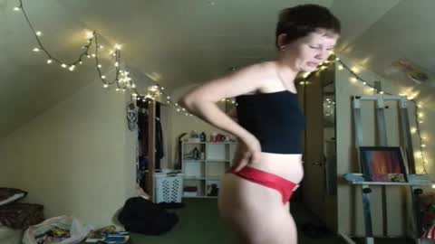 Snapshot of amoramystic chatting on 10-16-25, 04:02 Amora Mystic online show from 10-16-25, 04:02