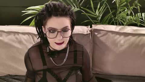 Snapshot of amorefae chatting on 04-28-26, 02:27 amore online show from 04-28-26, 02:27