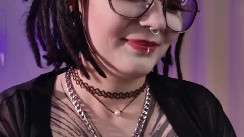 Snapshot of amorefae chatting on 05-19-26, 01:56 amore online show from 05-19-26, 01:56