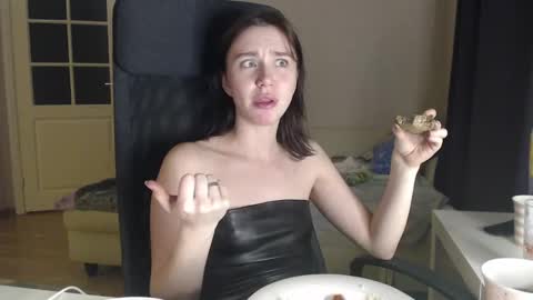 miss unforgettable online show from 12-28-24, 07:33